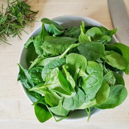 पालक (पलक)